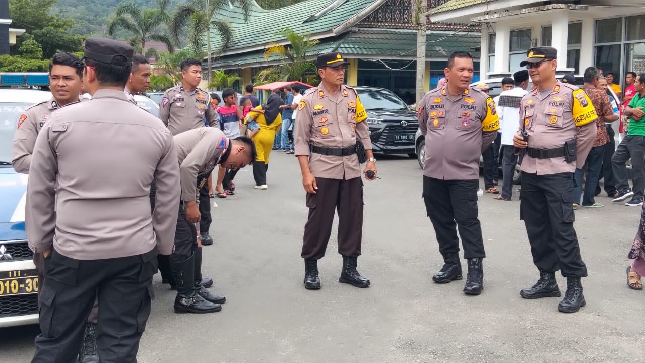 Kabag Ops Polres Pasaman Pimpin Langsung Pengamanan Pendaftaran Calon Bupati 