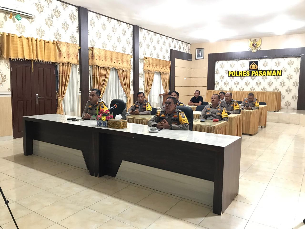 Kapolres Pasaman, Waka , Pju, dan perwira Polres  mengikuti Zoom Meting Dengan Polda sumbar