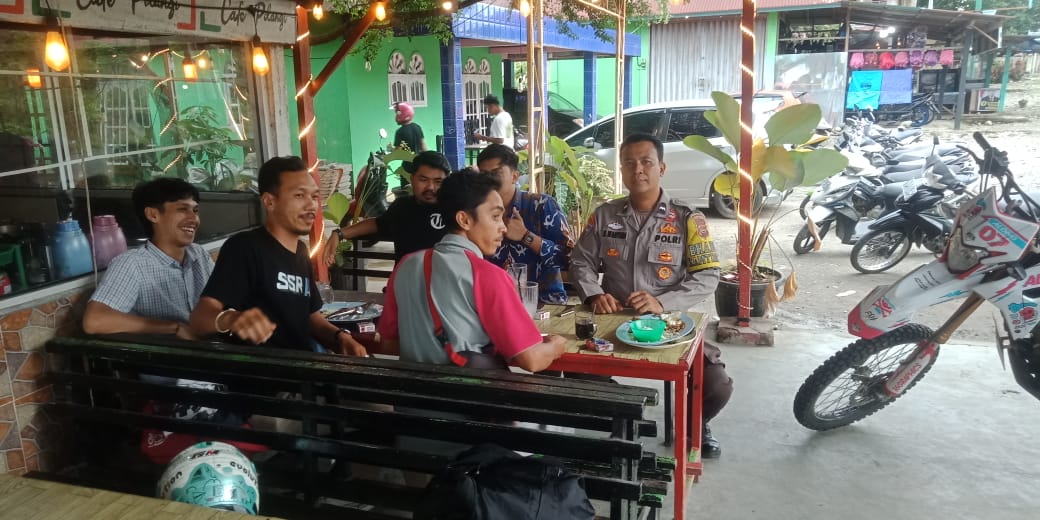 Bhabinkamtibmas Nagari Ladang Panjang Sambangi  Ninik Mamak  Nagari Ladang Panjang dan Pemuda 