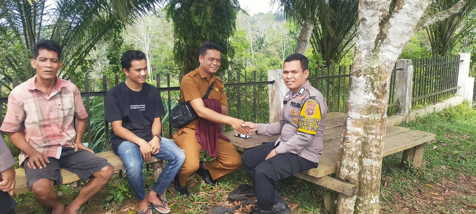 Bhabinkamtibmas Nagari Muaro Sei Lolo Sambangi Warga masyarakat beri Himbauan