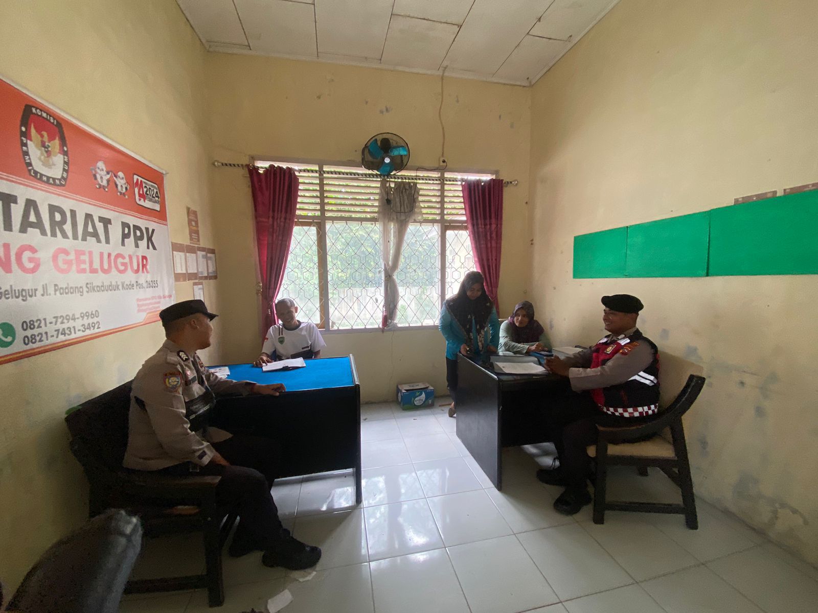 Bhabinkamtibmas Nagari Padang Gelugur waspada terhadap orang asing yang datang menawarkan bantuan apapun secara instan