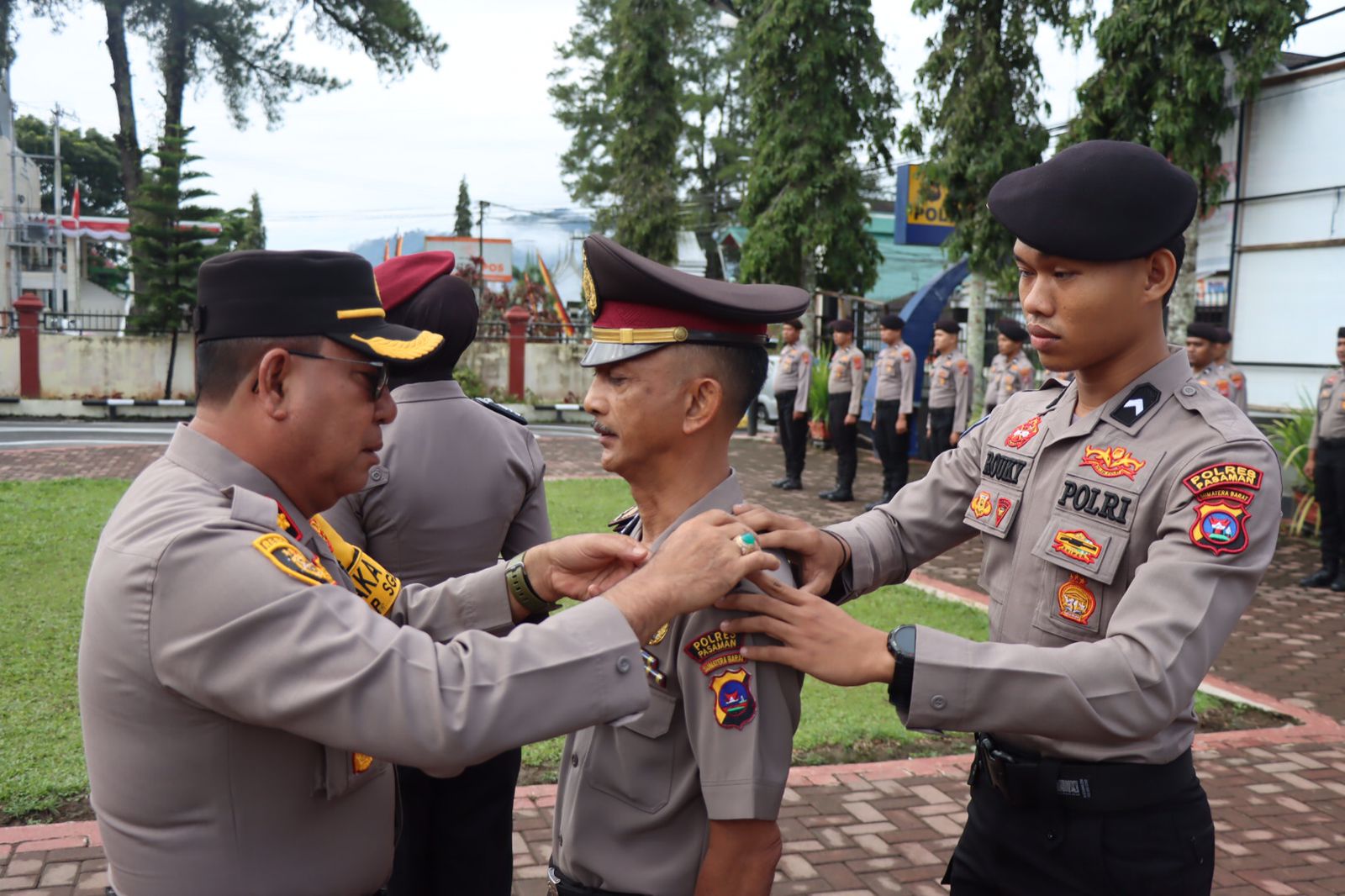 Kapolres Pasaman Pimpin Upacara Korp Raport Kenaikan Pangkat Pengabdian Perwira Polres Pasaman