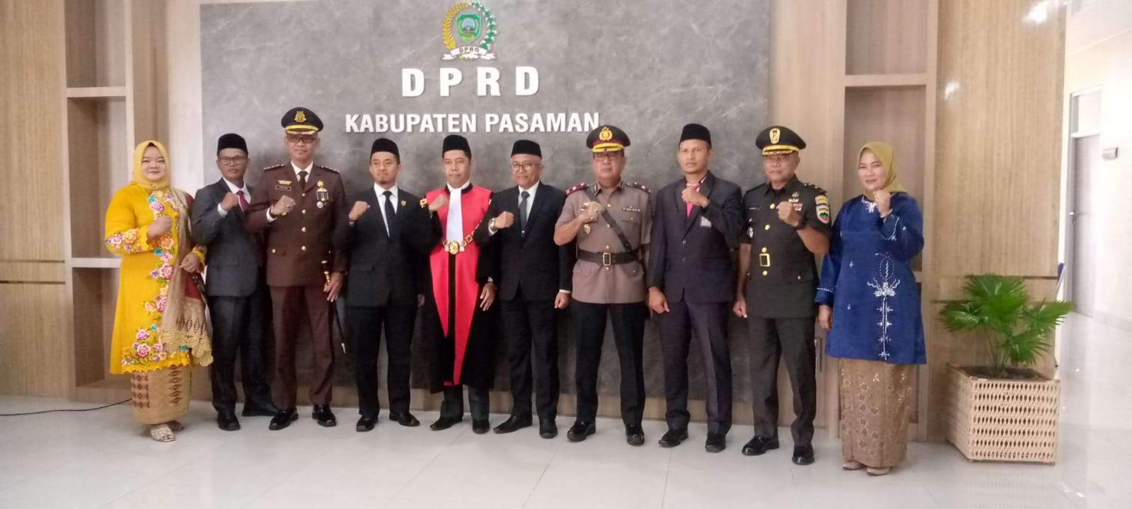 Kapolres Pasaman Hadiri  Rapat Paripurna Istimewa Pelantikan Ketua Dan Wakil  DPRD  Pasaman Masa Jabatan 2024-2029