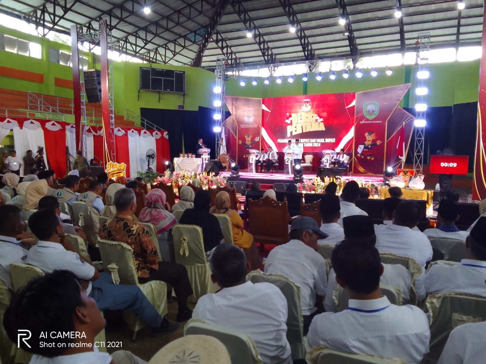 Polres Pasaman Dibawah Pimpinan Kabag Ops AKP Budi Hendra, S.H  Pengamanan  Debat Perdana Pasangan Calon Bupati dan Wakil Bupati  Pasaman 2024