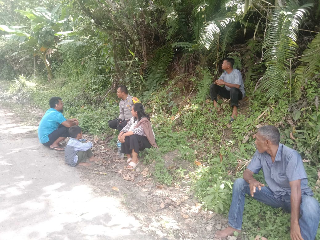 Bhabinkamtibmas  Polsek Mapat Tunggul  Sambangi Masyarakat  Nagari Muara Tais 