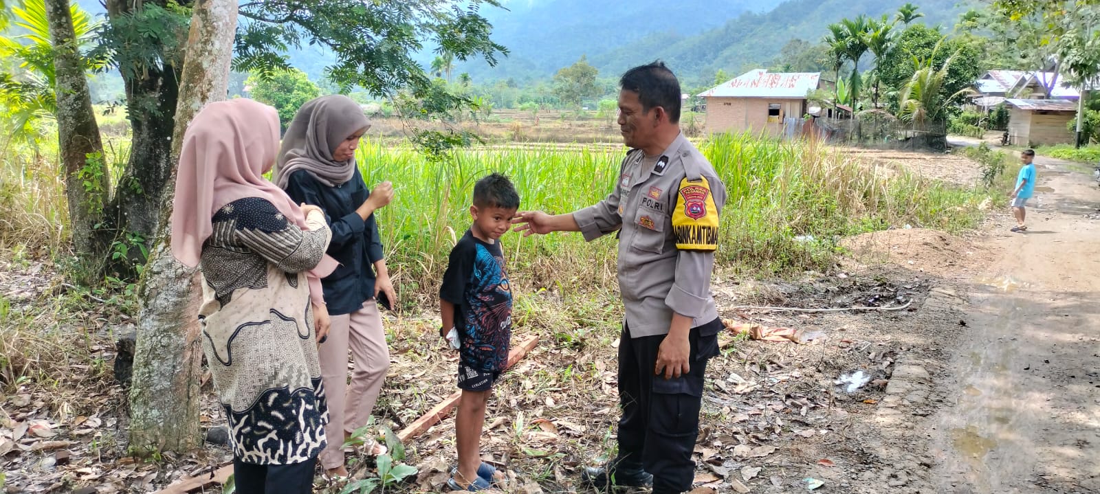 Bhabinkamtibmas Nagari Padang Mantinggi  Tingkatkan Ketahanan Pangan Sambangi Warga Binaan