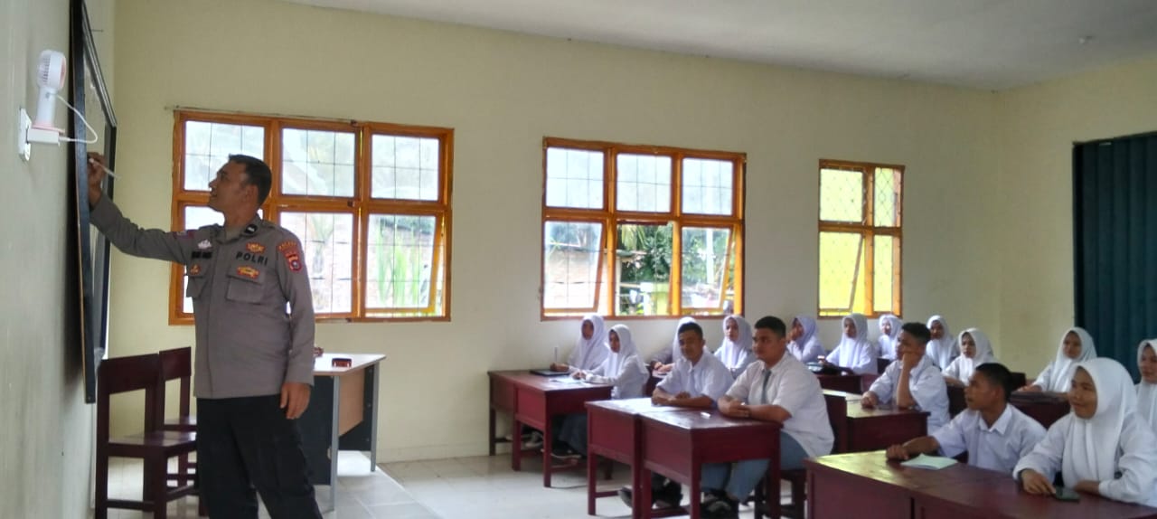 Kanit Binmas Polsek Panti , Ajak Siswa Hindari Aksi Balapan Liar  Dikalangan Pelajar