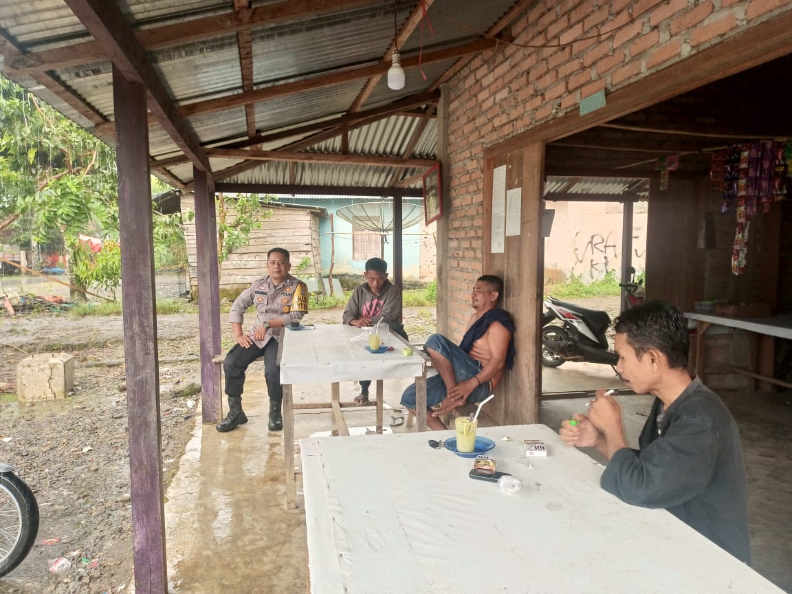 Bhabinkamtibmas THTS  dengan masyarakat jorong Simpang hilir Nagari Simpang 