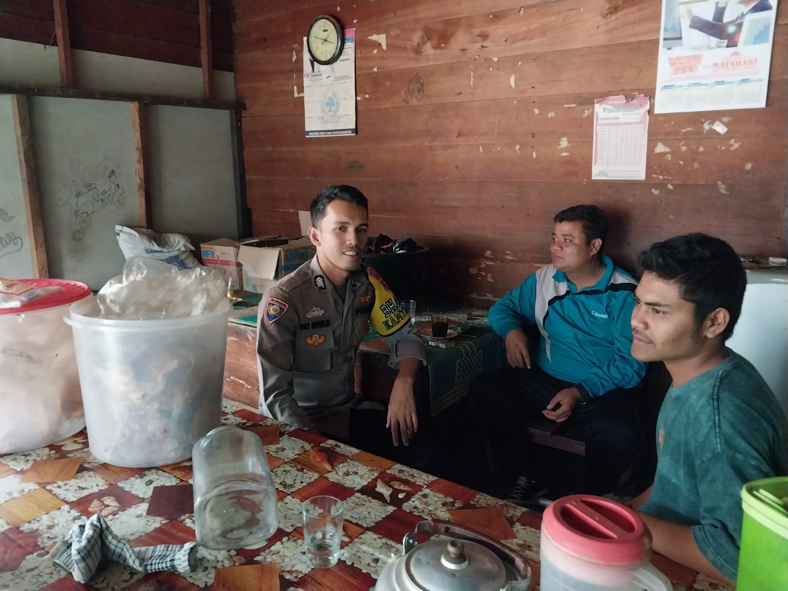 Bhabinkamtibmas melaksanakan thts pada masyarakat  Nagari Cubadak