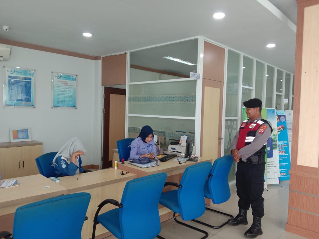 Kanit Samapta Polsek Panti Jaga Kamtibmas Dilingkungan Bank Nagari Tapus 