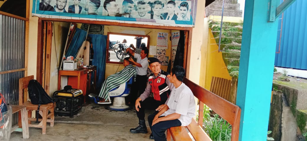 Kanit Samapta Polsek Mapat Tunggul AIPDA YUMITRIL  himbauan Harkamtibmas di Seputaran Wilayah hukum Polsek Mapat Tunggul 