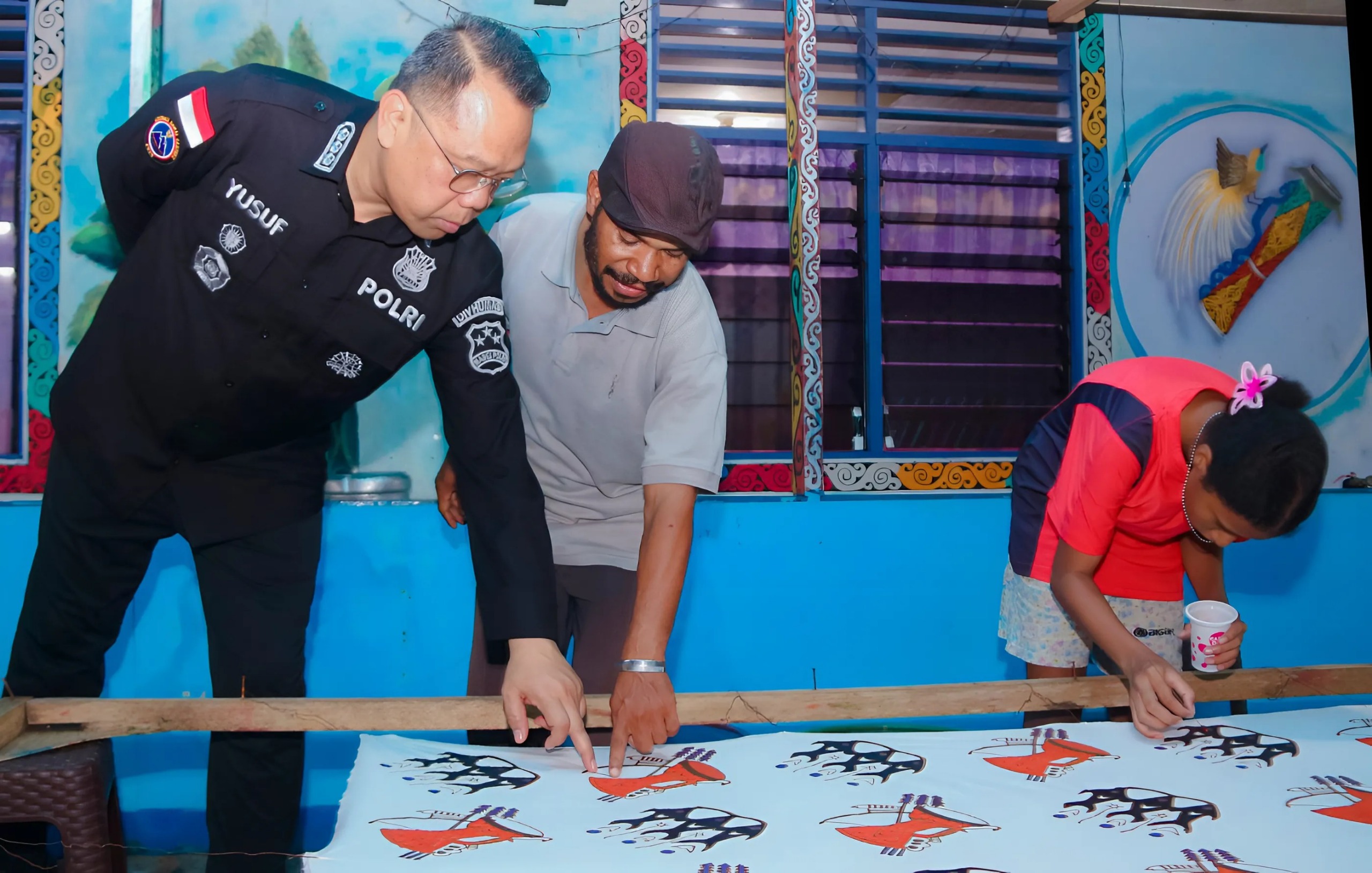 Kasatgas Humas Ops Damai Cartenz-2025: Batik Papua, Identitas Budaya yang Harus Dijaga