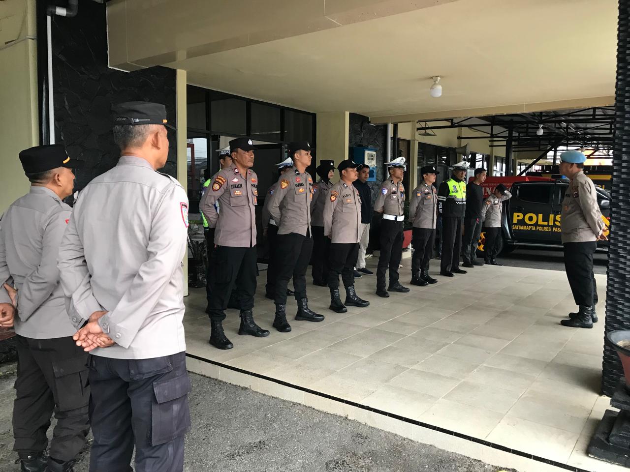  Apel Siaga Regu II yang dipimpin oleh Kasi Propam Polres Pasaman AKP P. PARUS, S.H.