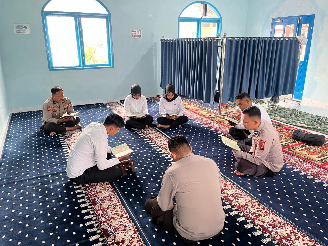 Polres Pasaman kegiatan Program Kapolda Sumbar One Day One Khatam Al-Qur’an. 
