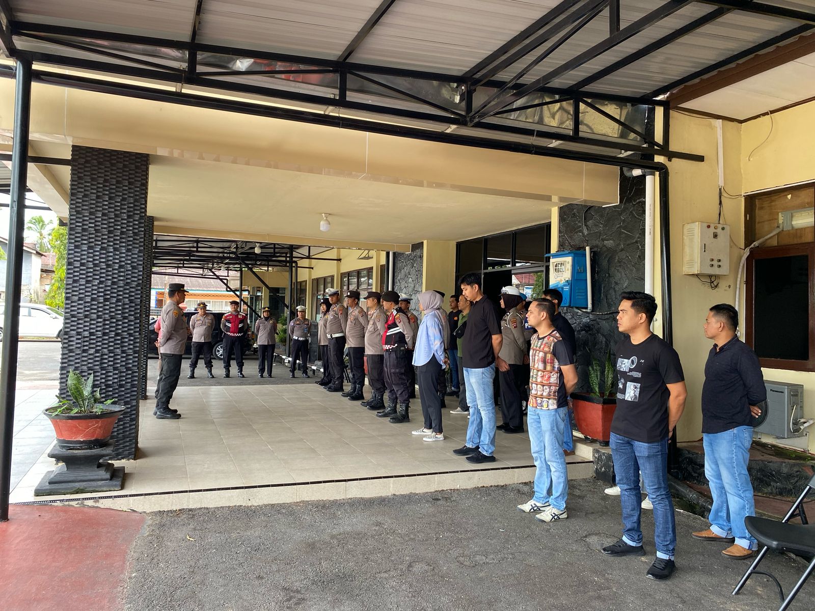 Personil Polres Pasaman Apel Siaga Regu III  Dipimpin Kasubag Faskon Bag Log Polres Pasaman AKP GUSMAL HARIS. 