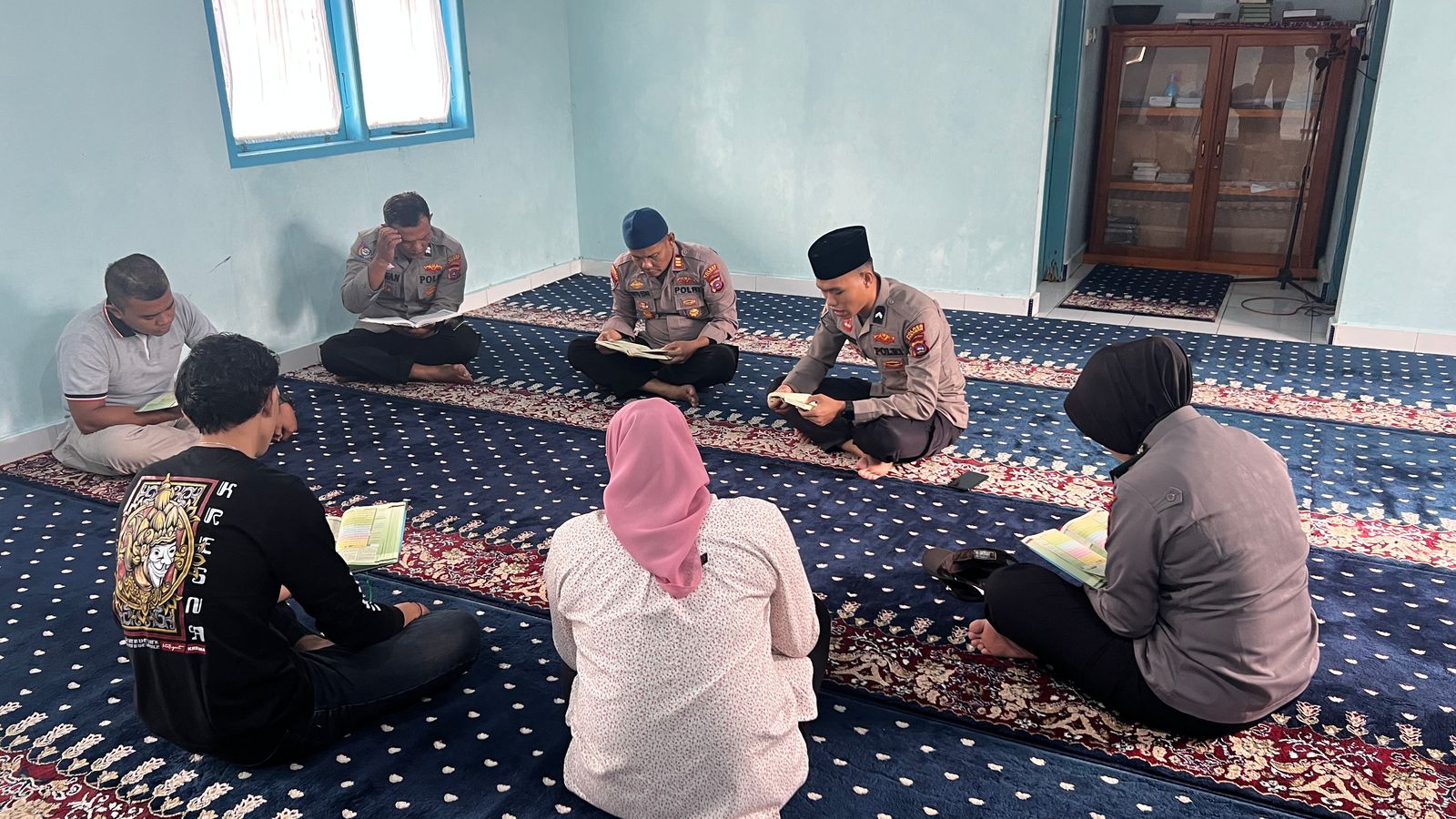 Polres Pasaman kegiatan Program Kapolda Sumbar One Day One Khatam Al-Qur’an