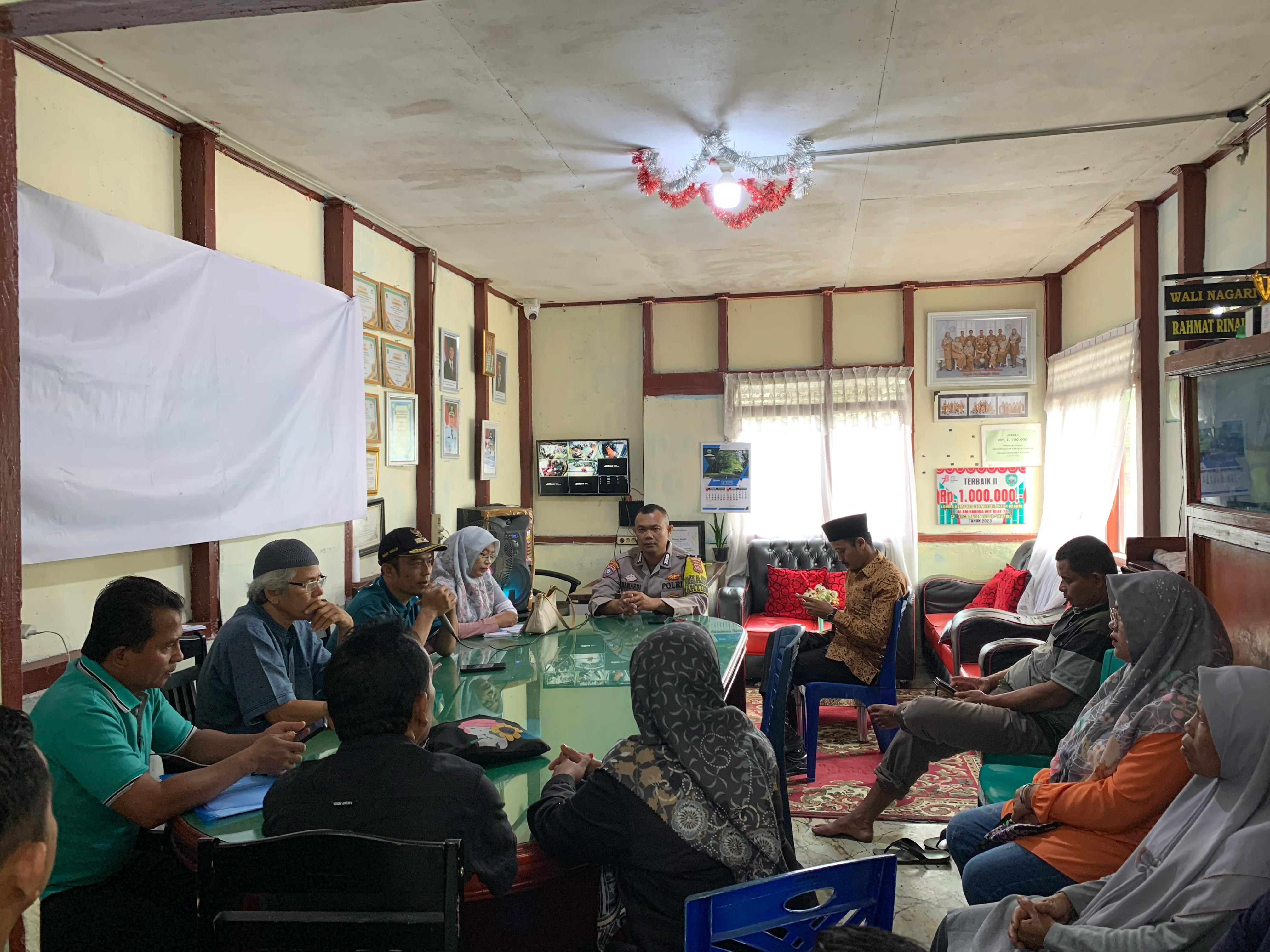 Bhabinkamtibmas Nagari Aia Manggih Sosialisasi Penguatan Desa yang Adaptif terhadap Perubahan Iklim