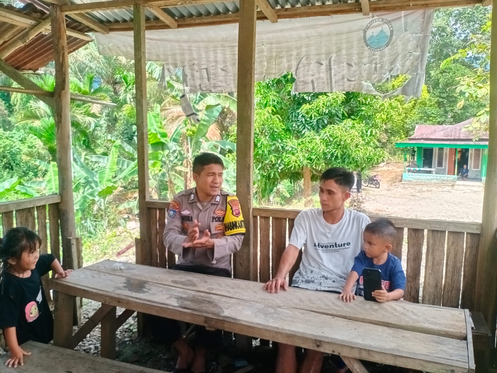 Bhabinkamtibmas Nagari Tanjuang Baringin Utara Penyuluhan Pada warga,  untuk mensukseskan program Asta Cita