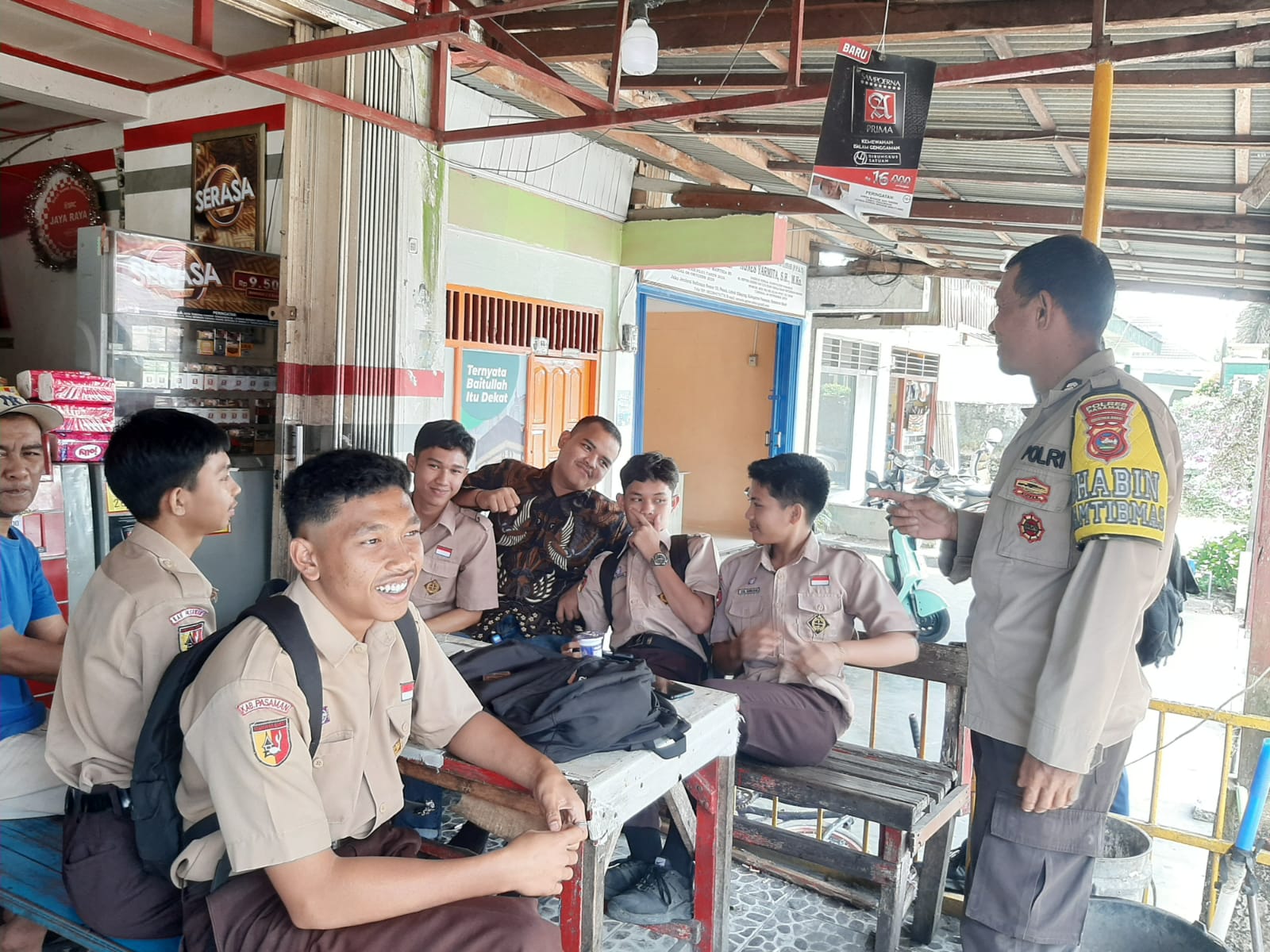 Bhabinkamtibmas Nagari Pauah Sosialisasi kepada Pelajar, untuk mensukseskan program Asta Cita Presiden RI