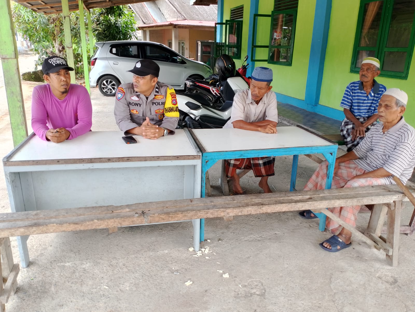 Bhabinkamtibmas DDS  ke masyarakat monitor situasi Harkamtibmas