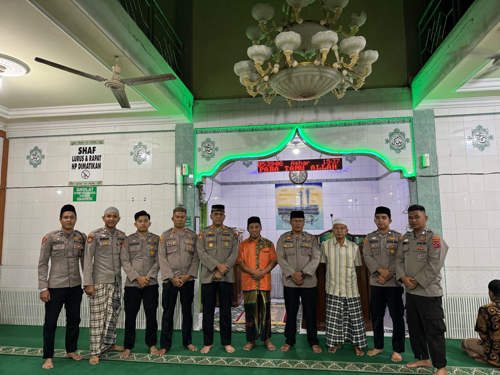 Polres Pasaman Gerakan Sholat Subuh Berjama'ah (GSSB) dengan warga masyarakat sekitar Panapa
