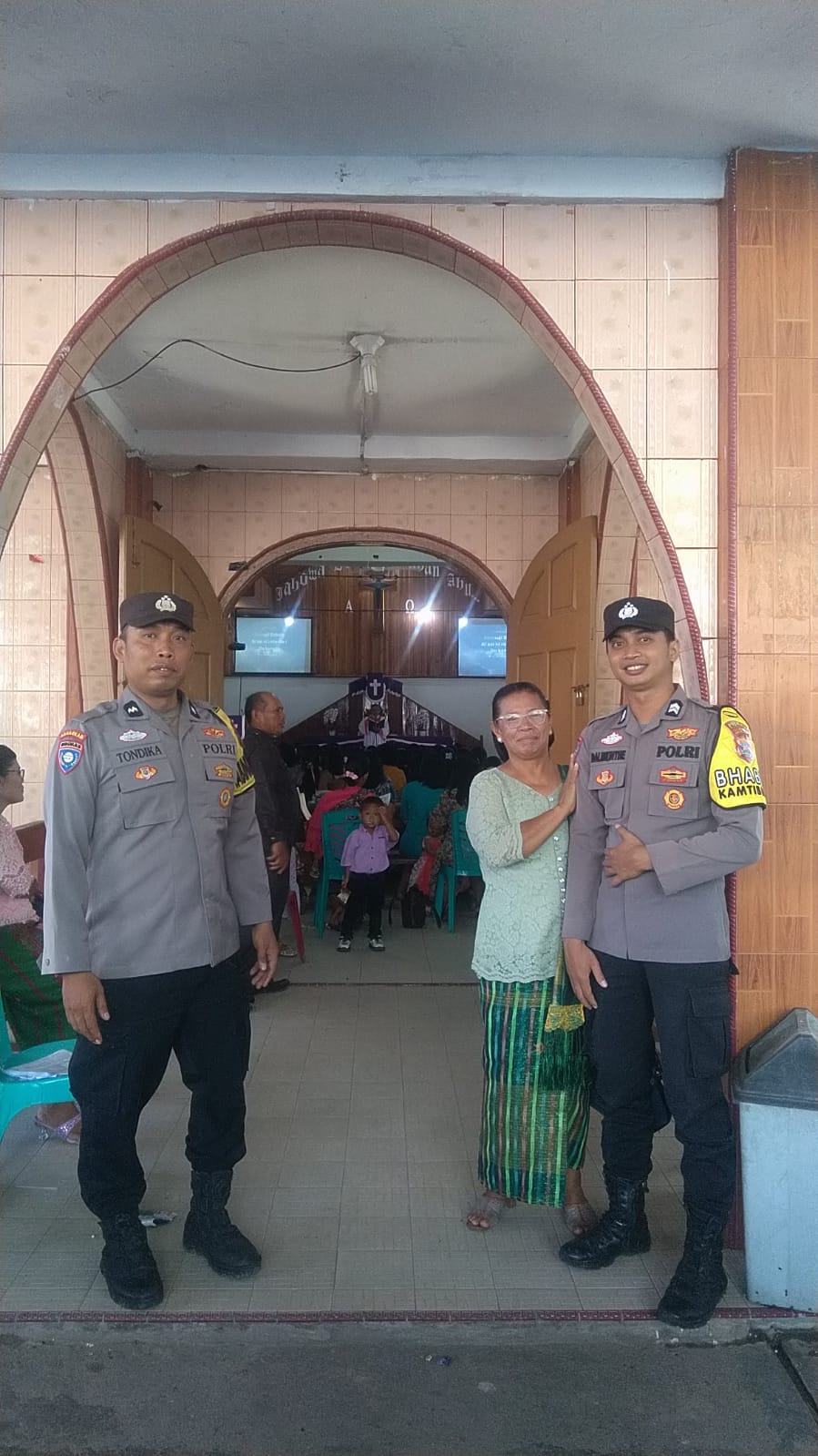 Personil Polsek Panti Pengamanan serta Pengaturan Lalin kegiatan Ibadah Mingguan Umat Nasrani 