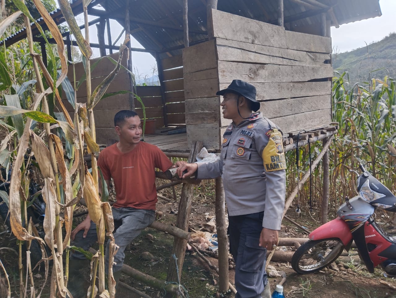 Bhabinkamtibmas Nagari Lubuk Gadang  Sambang ke Lokasi ketahanan Pangan