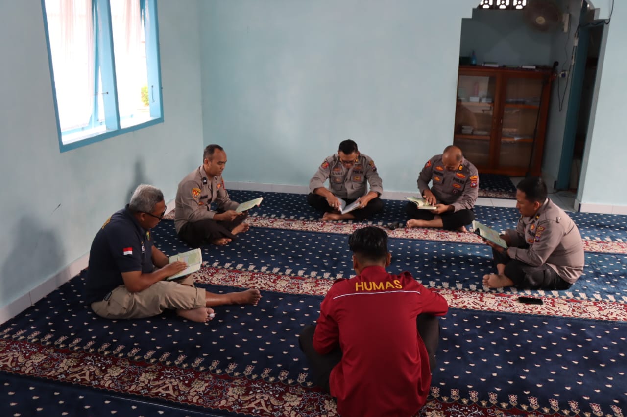  Polres Pasaman Kegiatan Program Kapolda Sumbar One Day One Khatam Al-Qur'an