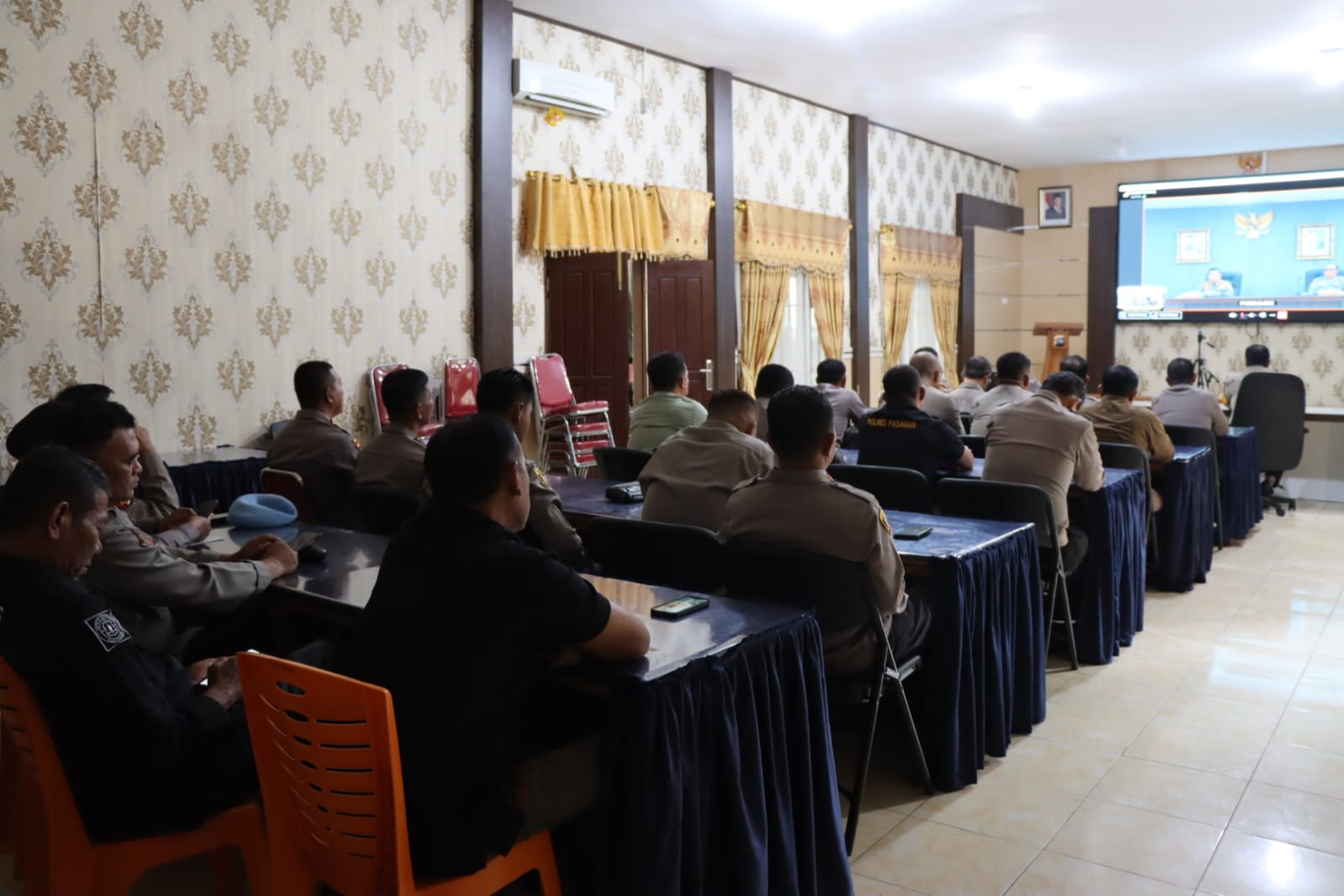 Waka, PJU dan Kapolsek sejajaran  Polres Pasaman Mengikuti Kegiatan Zoom Meeting oleh Kapolri 