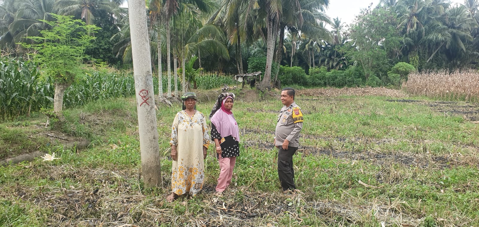 Bhabinkamtibmas Nagari Lansek Kadok sambang ke pada warga Petani di Nagari Lansek