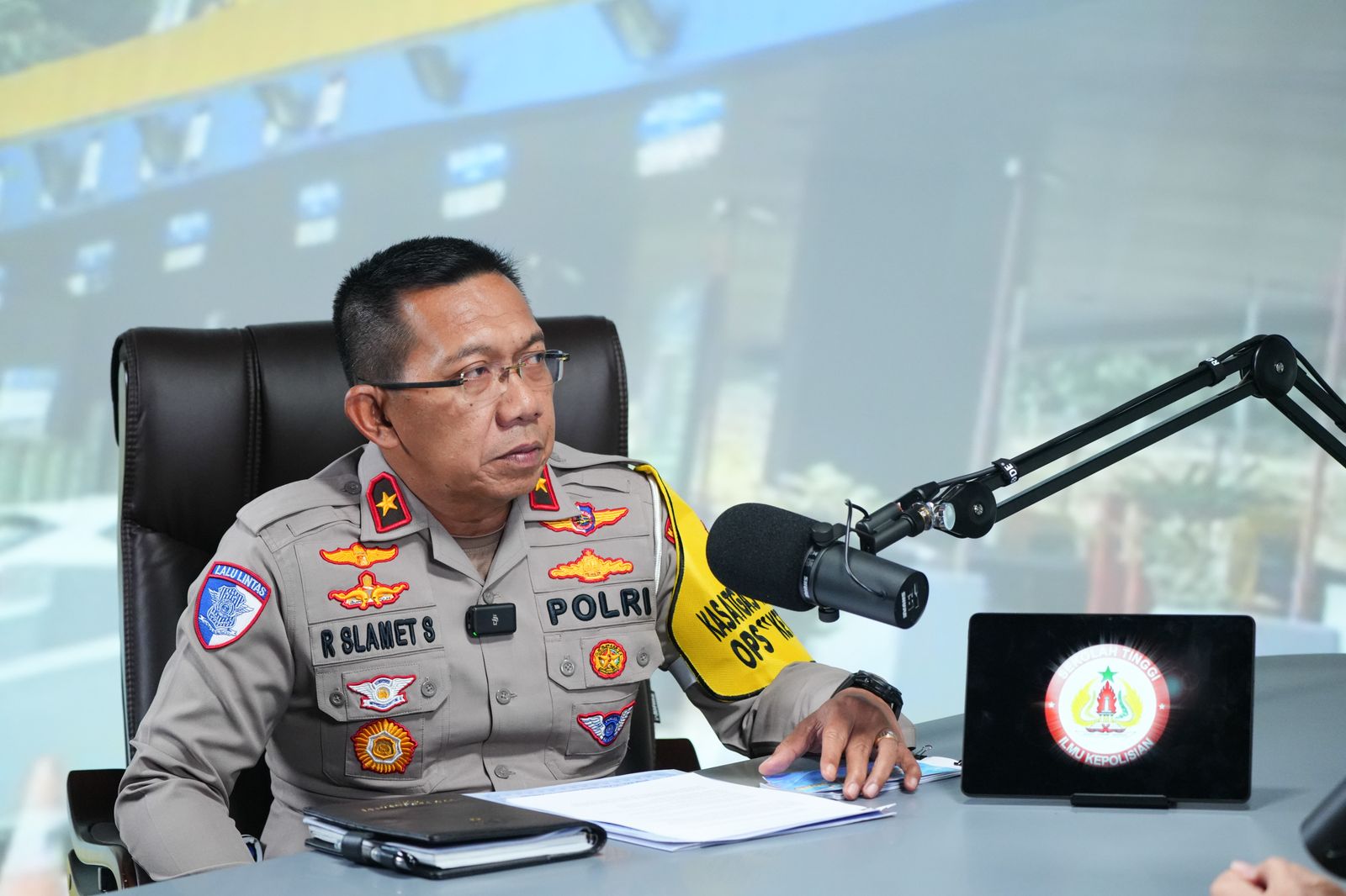 Kebijakan Pembatasan Kendaraan Sumbu Tiga dan Penerapan Delaying System Memperlancar  Arus Mudik 2025