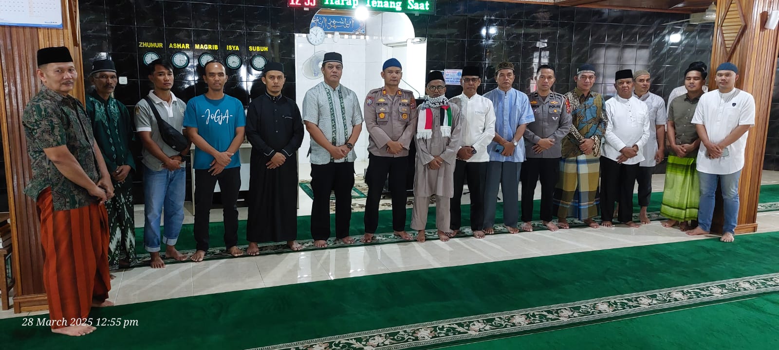 Kapolres Pasaman, AKBP Yudho Huntoro S.I.K, M.I.K  Jumat curhat di Masjid Al Ikhlas Bhayangkara Lubuk Sikaping