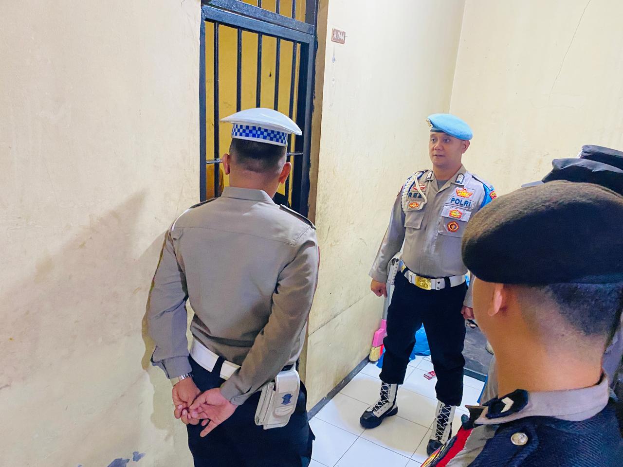 Piket Si Propam Polres Pasaman Laksanakan Pengawasan Penjagaan Tahanan