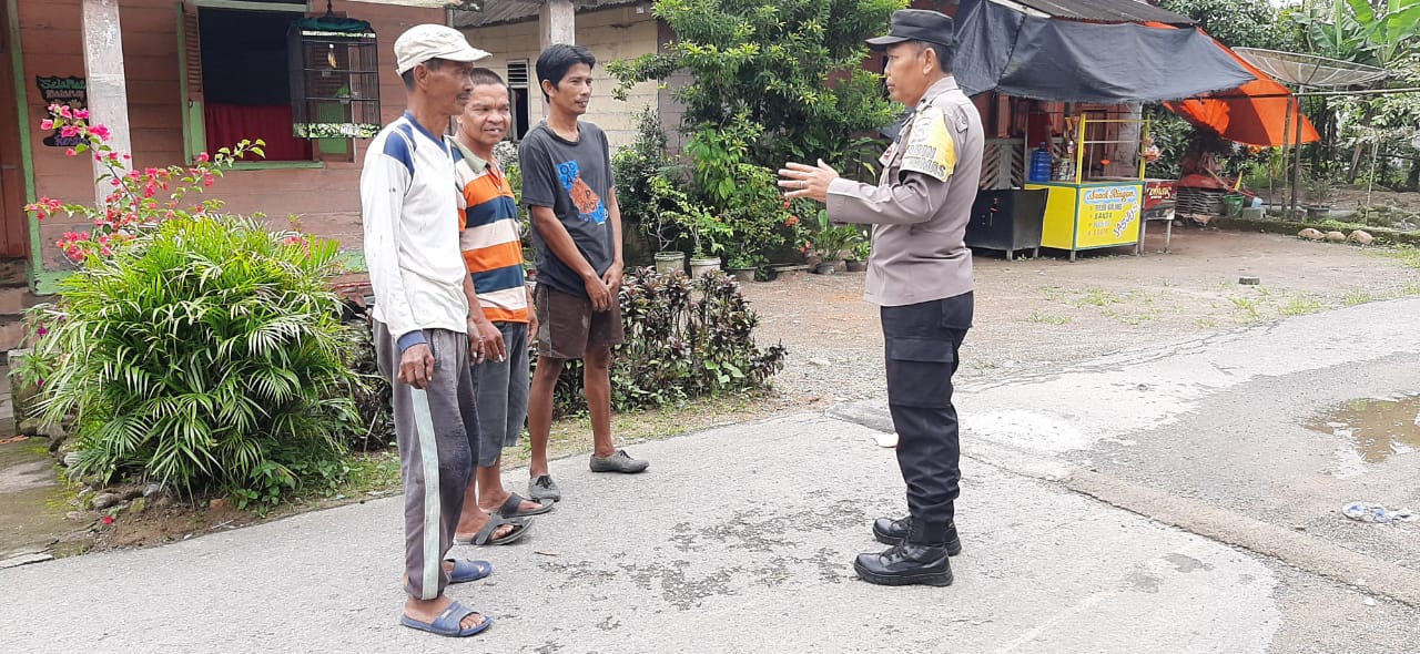 Bhabinkamtibmas Nagari Gango Hilia Sambangi Pemuda Jorong Tanjung Bungo 