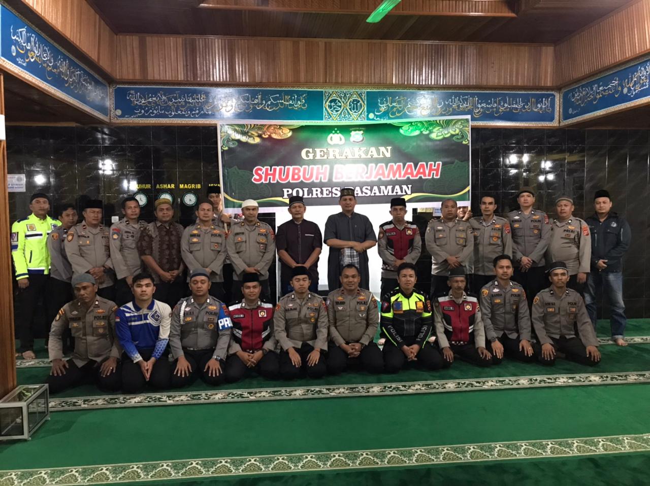 Polres Pasaman Gerakan Sholat Subuh Berjama'ah (GSSB) Datangi Masjid Al Ikhlas Lubuk Sikaping 