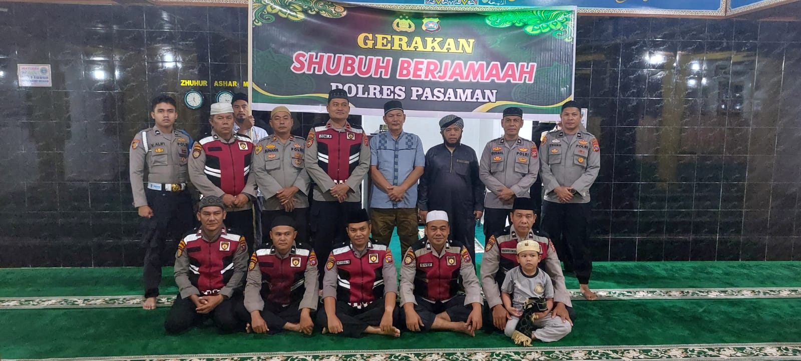 Gerakan Sholat Subuh Berjama'ah (GSSB) Personil Polres Pasaman Dengan Masyarakat Lubuk Sikaping