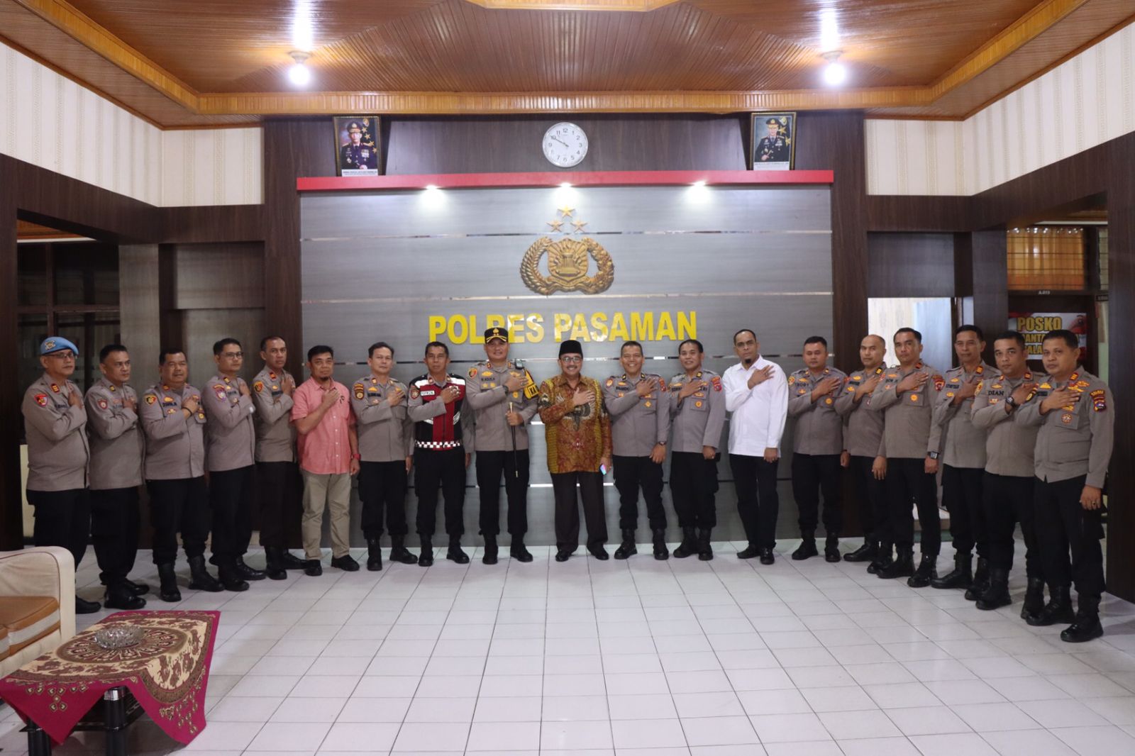 Kapolres Pasaman Pasaman AKBP Muhammad Agus Hidayat, SH, SIK Terima Kunjungan Kerja Anggota Komisi III DPR RI Bapak H. Beny Utama, SH, MM